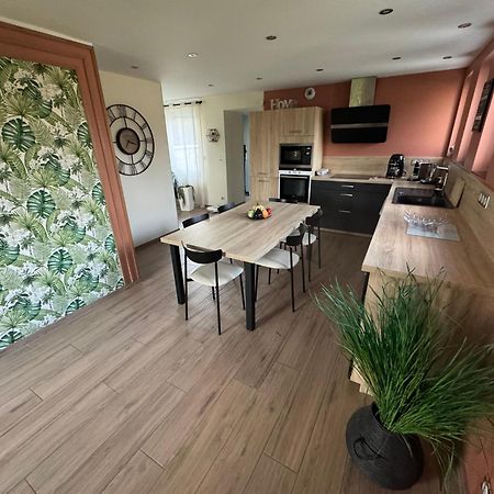 Le Relais De La Fontaine & Jacuzzi Villa Montcornet  Екстериор снимка
