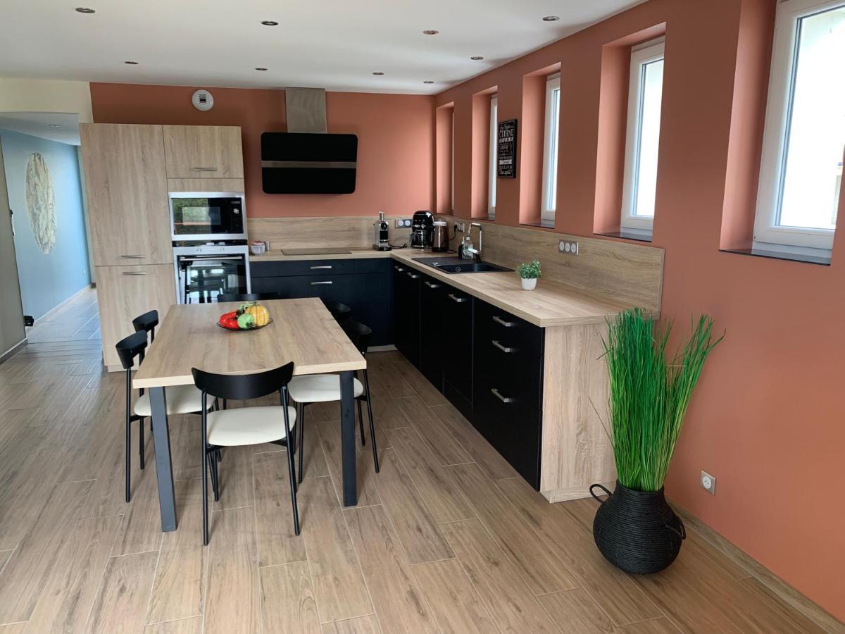 Le Relais De La Fontaine & Jacuzzi Villa Montcornet  Екстериор снимка